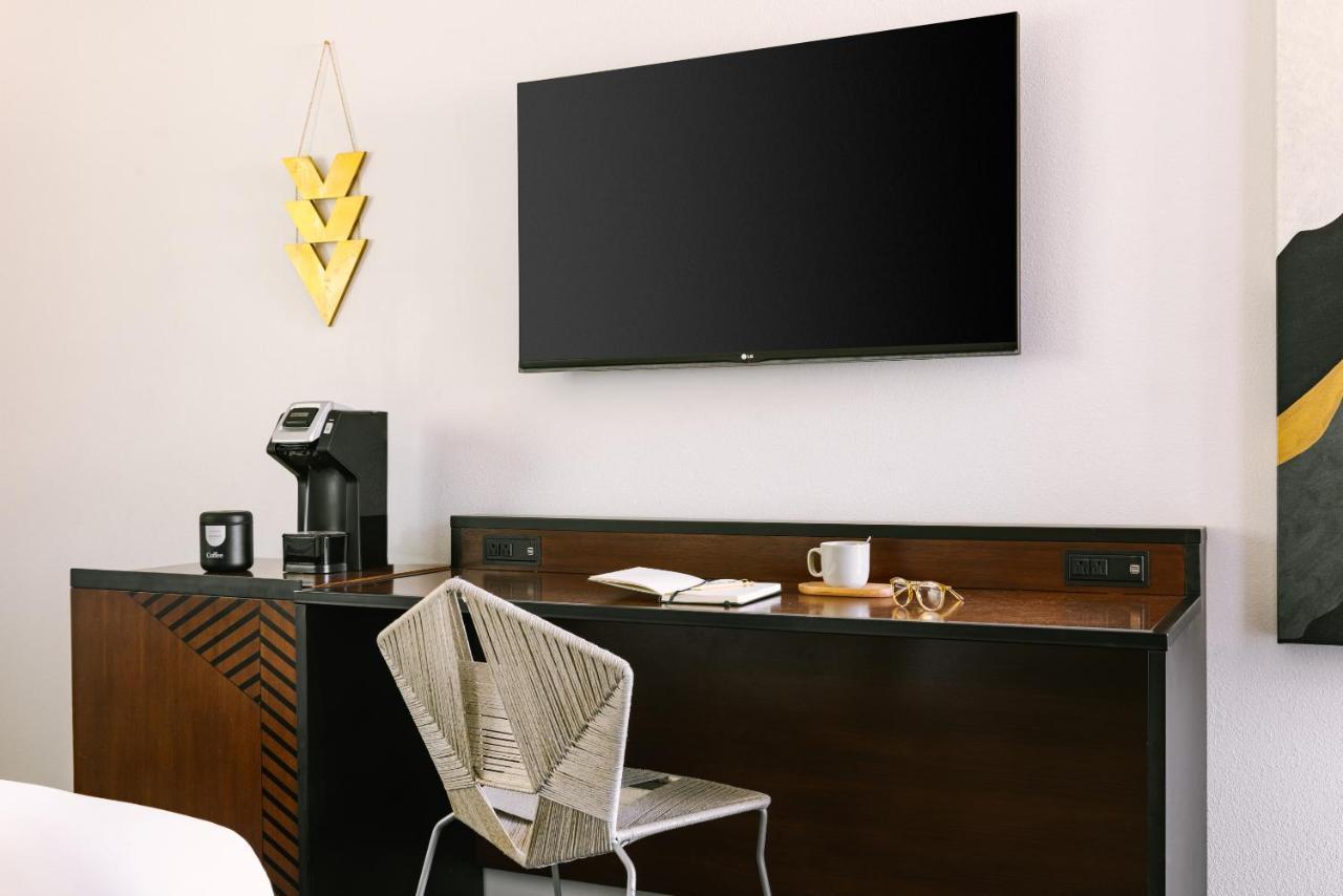 The V Powered By Sonder Hotel Palm Springs Bagian luar foto