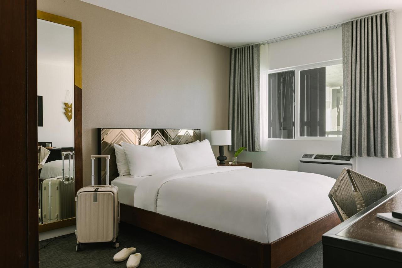 The V Powered By Sonder Hotel Palm Springs Bagian luar foto